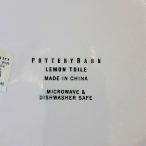 NWT POTTERY BARN LEMON TOILE PLATES - Picture 4 of 5